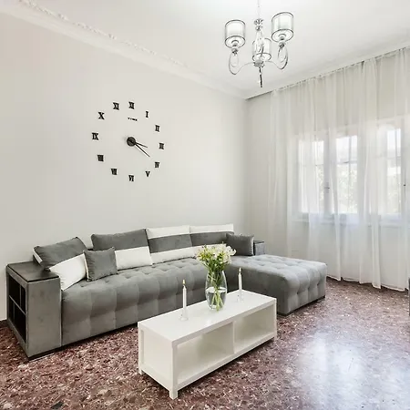 Holiday home Anemelia *
